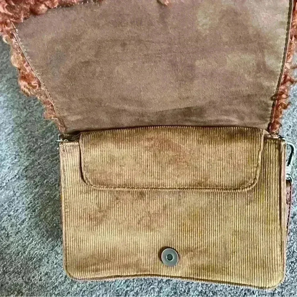 Steve Madden Kate Rust Corduroy Faux Shearling Studded Adjustable Crossbody - Picture 5 of 5